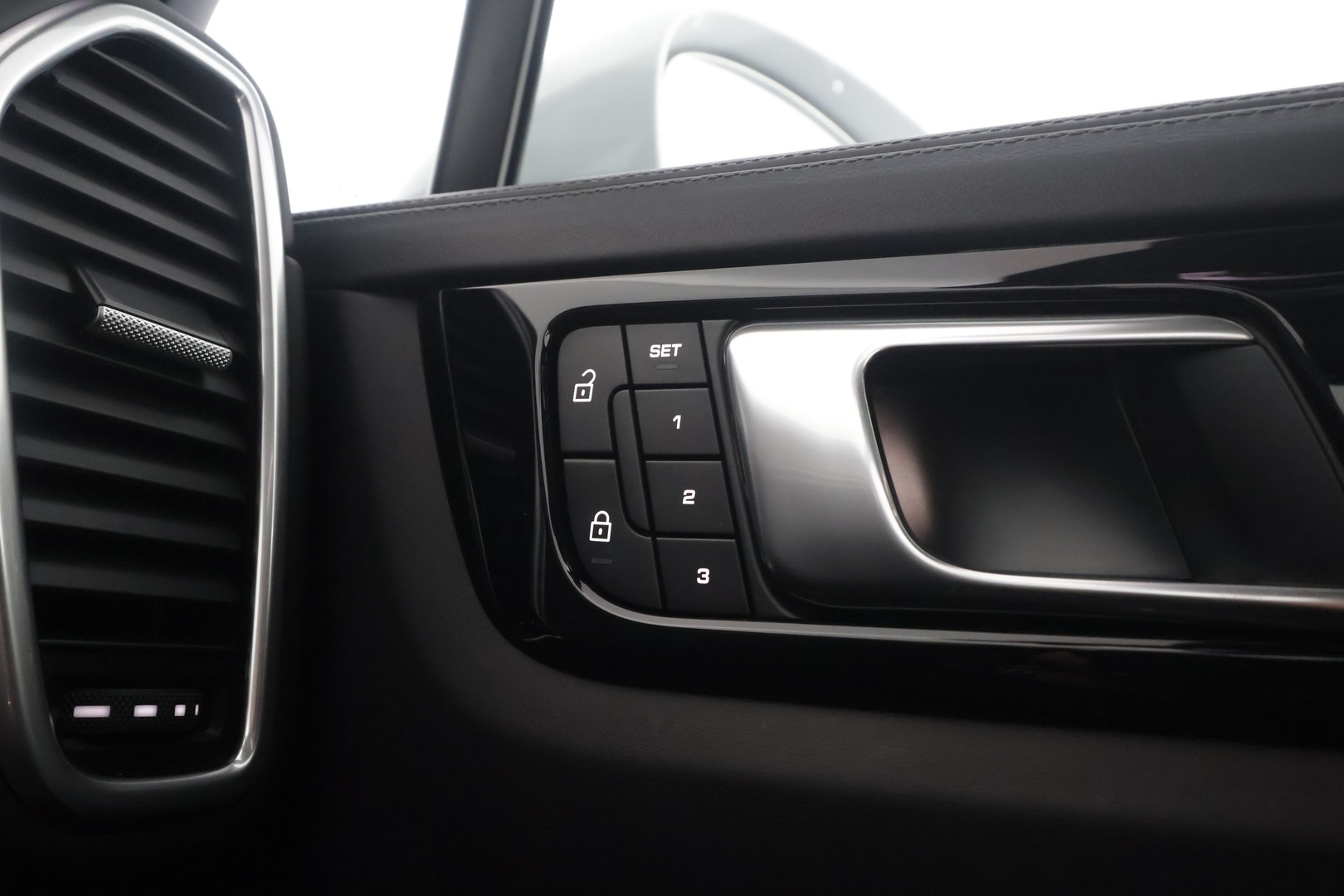 PORSCHE Cayenne 2023