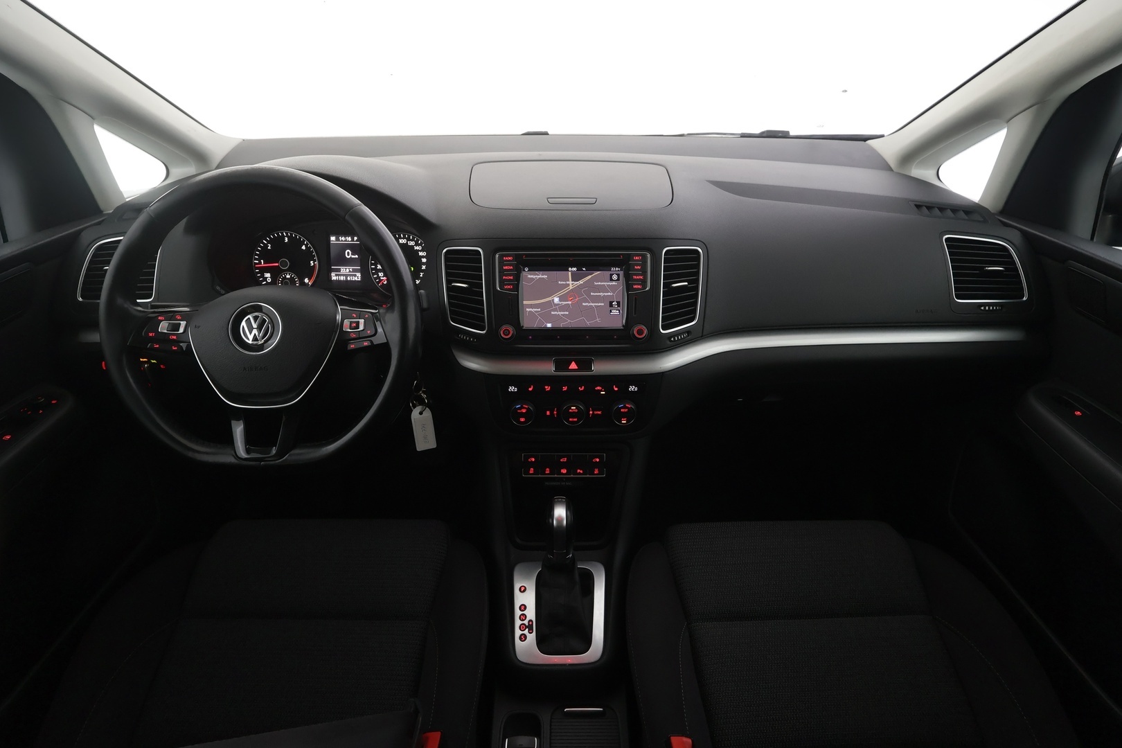 VOLKSWAGEN Sharan 2016
