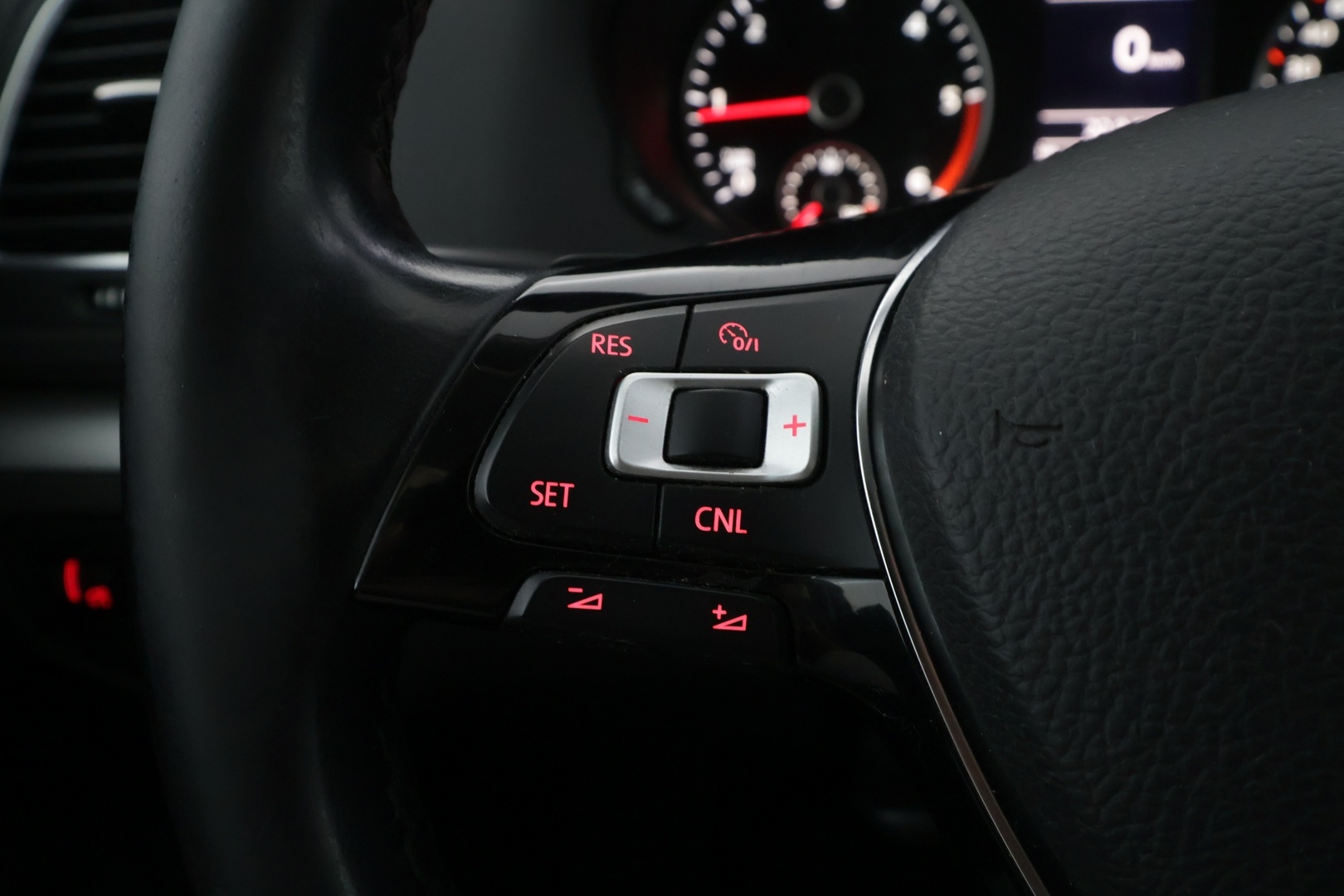 VOLKSWAGEN Sharan 2016