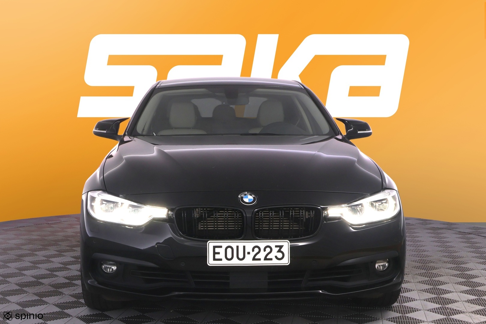 BMW 330 2018