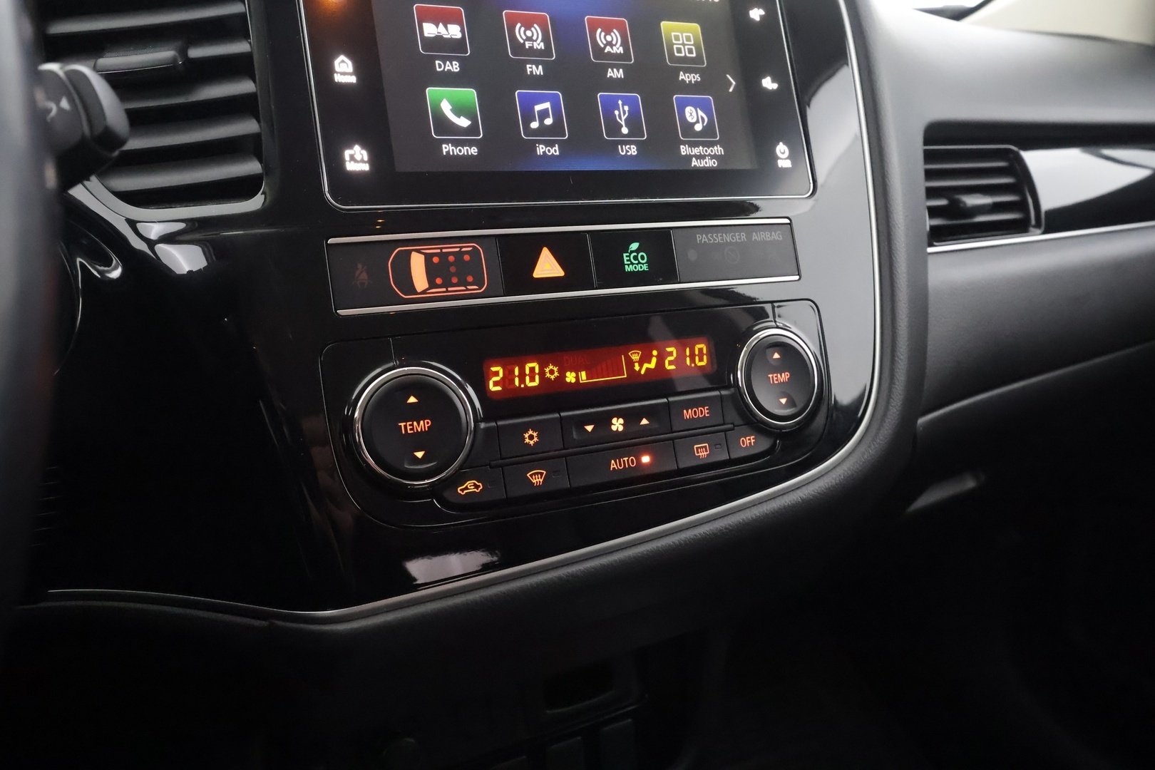 MITSUBISHI Outlander PHEV 2019