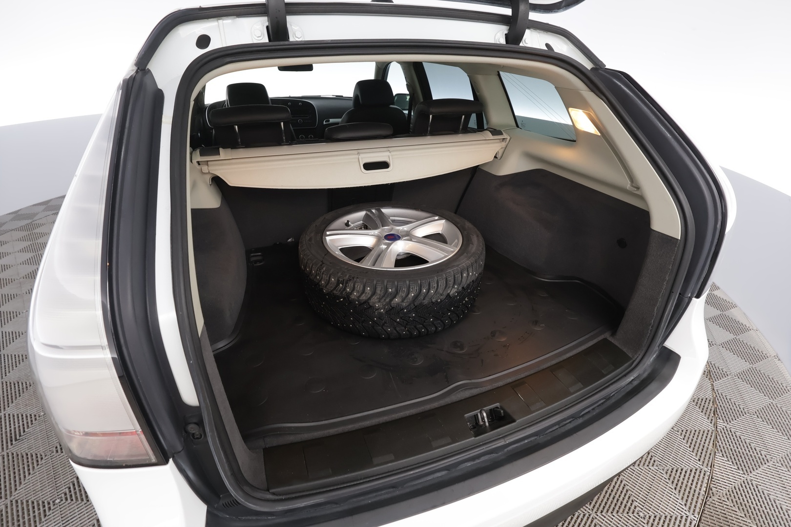SAAB 9-3 2011