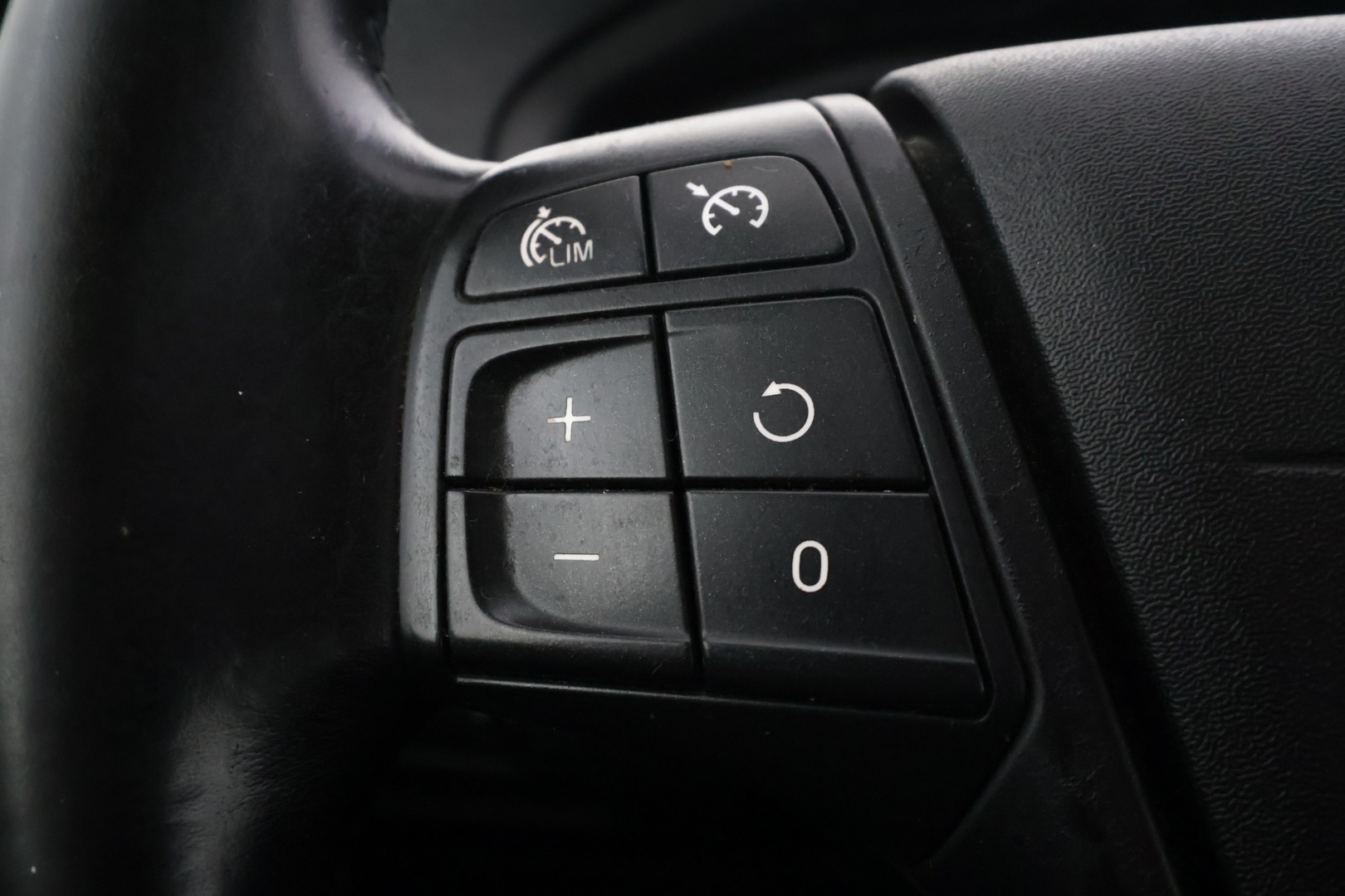 VOLVO V40 2013
