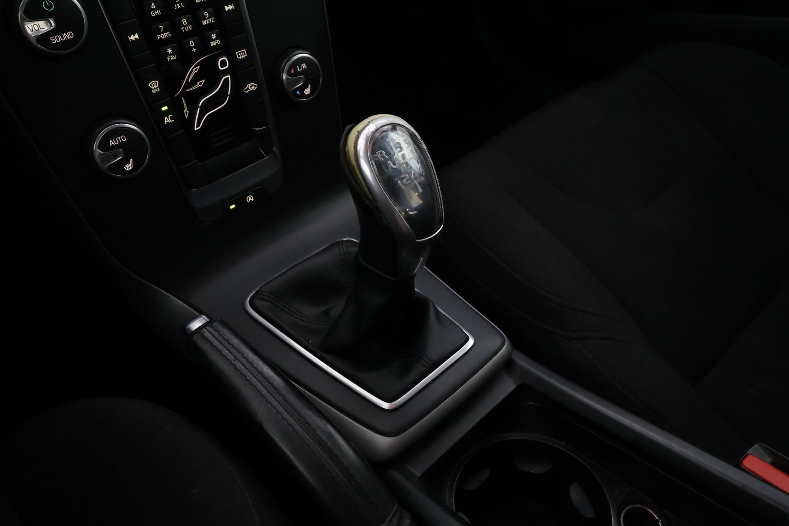 VOLVO V40 2013