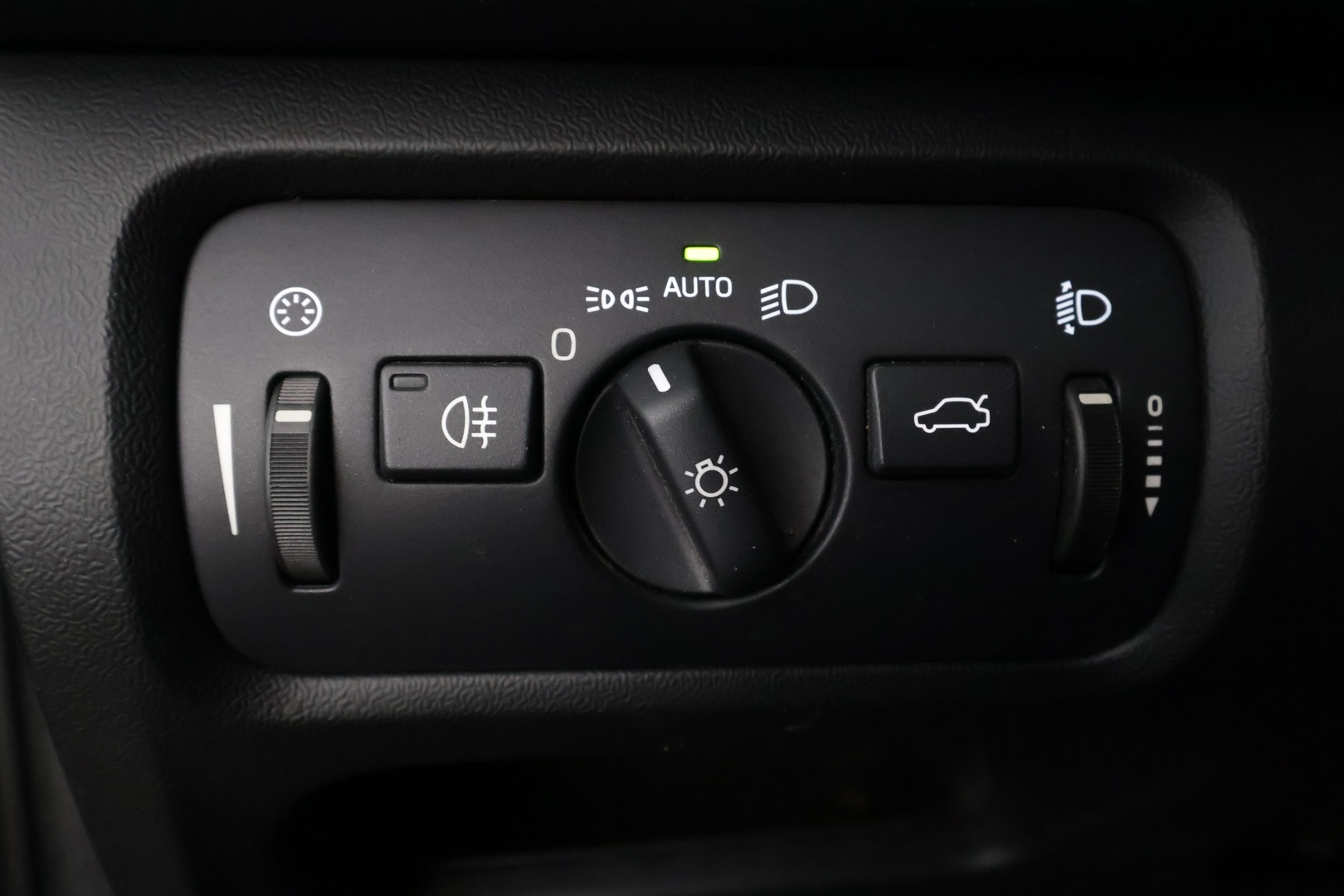 VOLVO V40 2013
