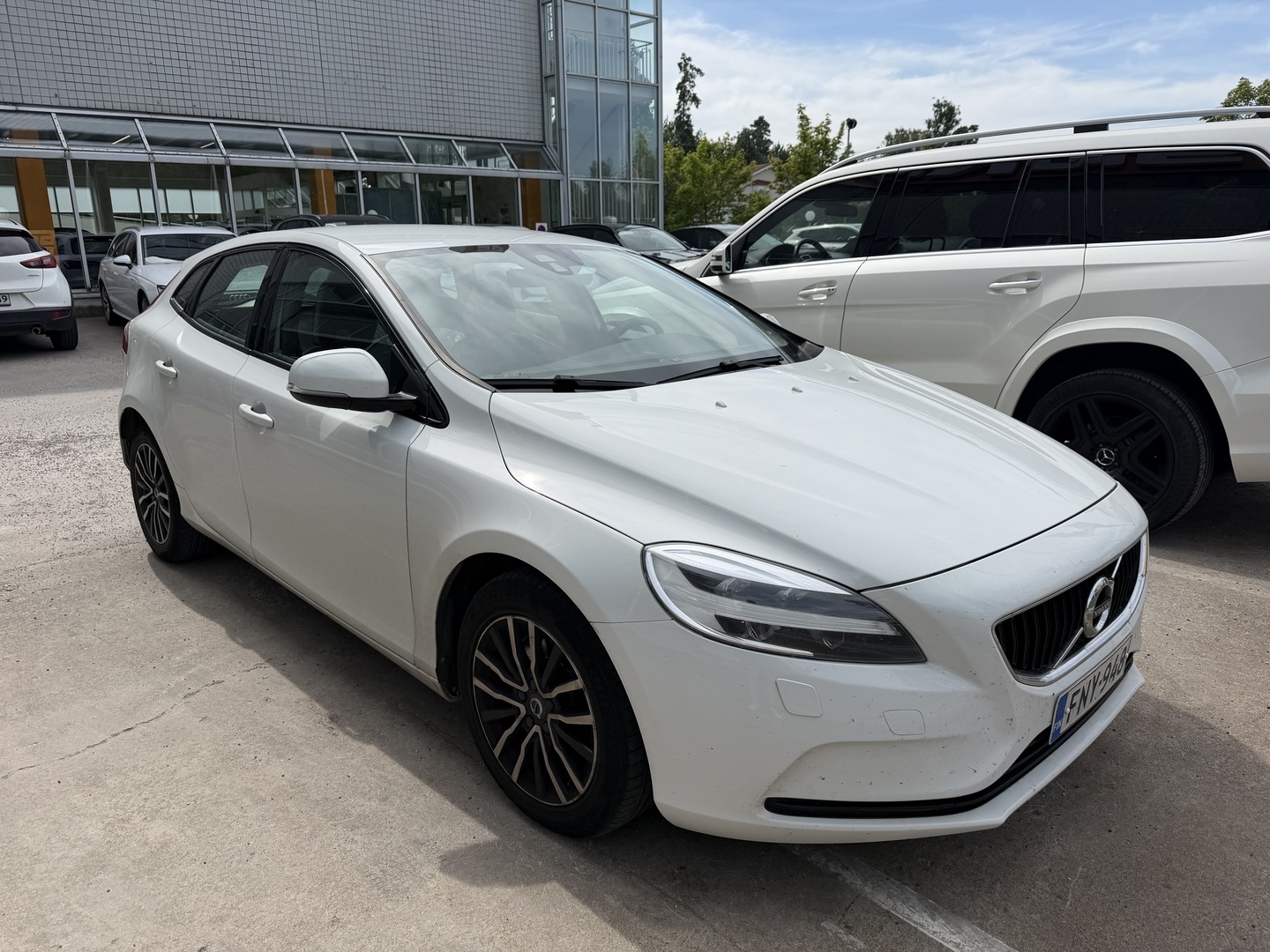 VOLVO V40 2019