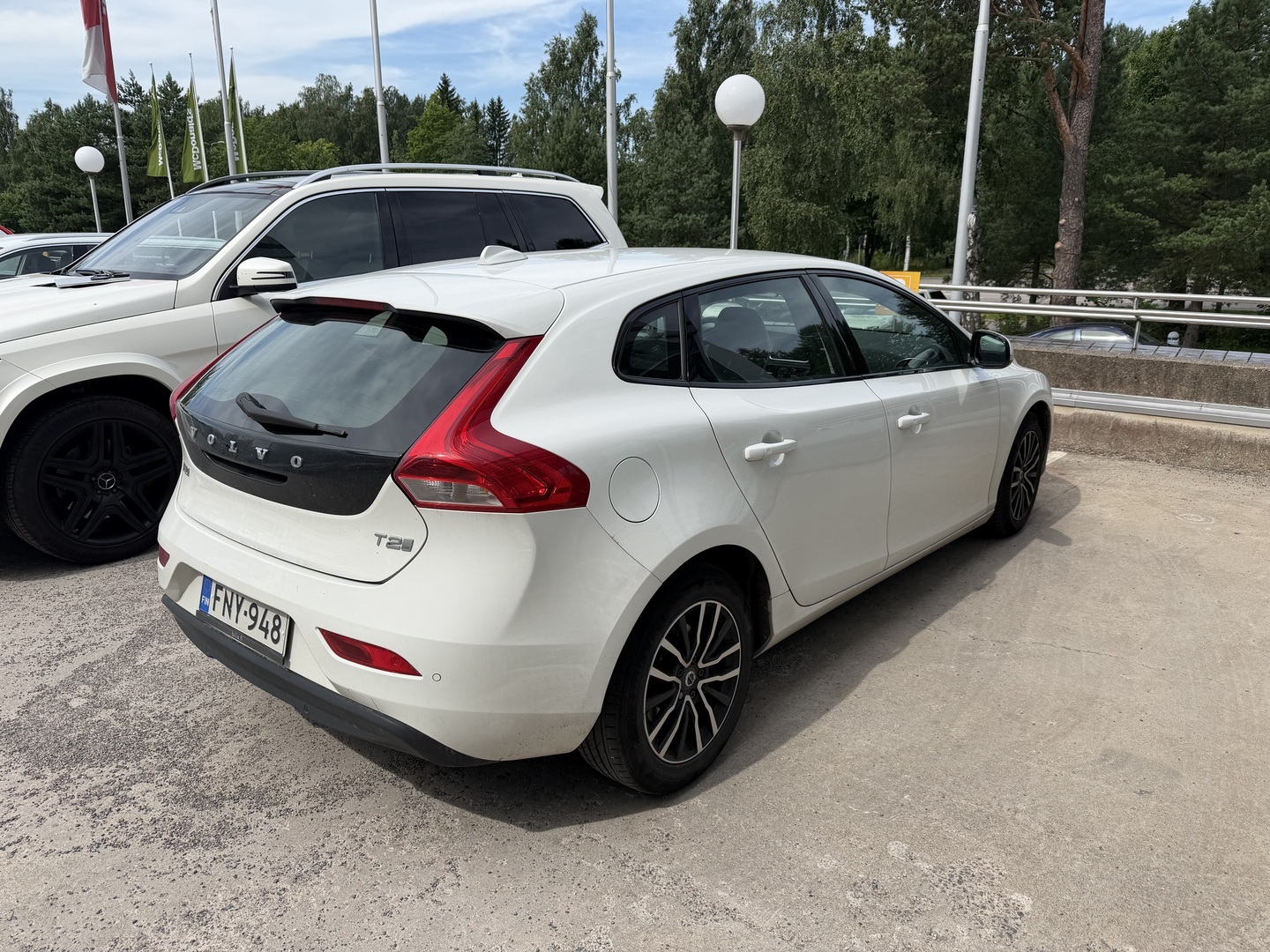 VOLVO V40 2019