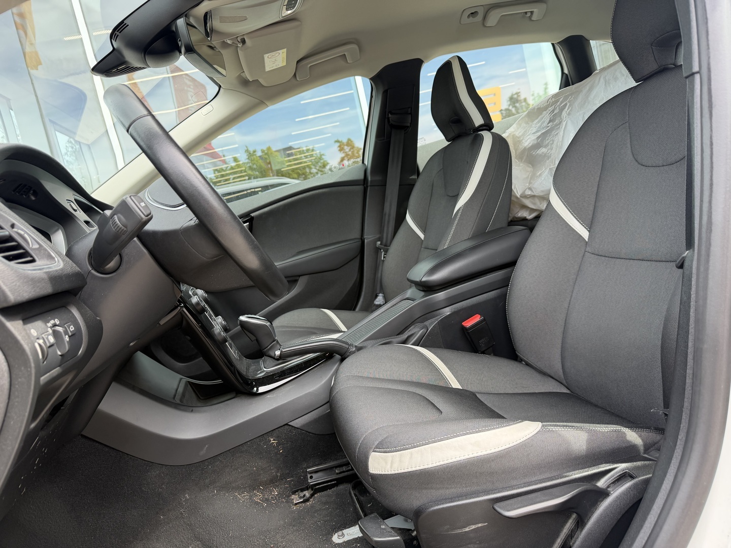 VOLVO V40 2019
