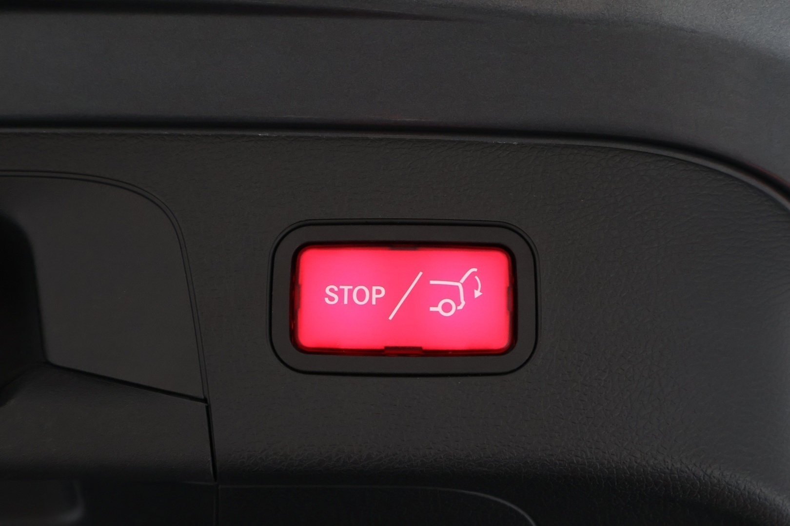 MERCEDES-BENZ EQC 2020