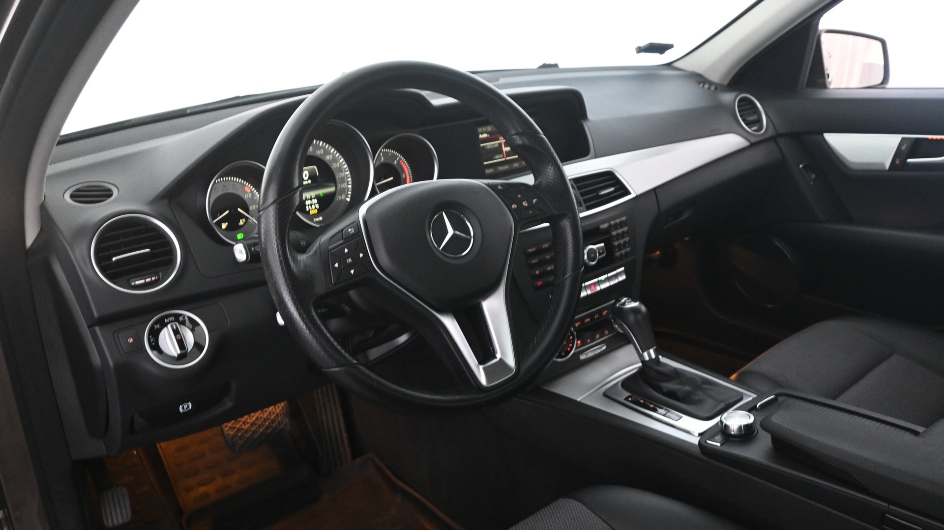 MERCEDES-BENZ C 2012