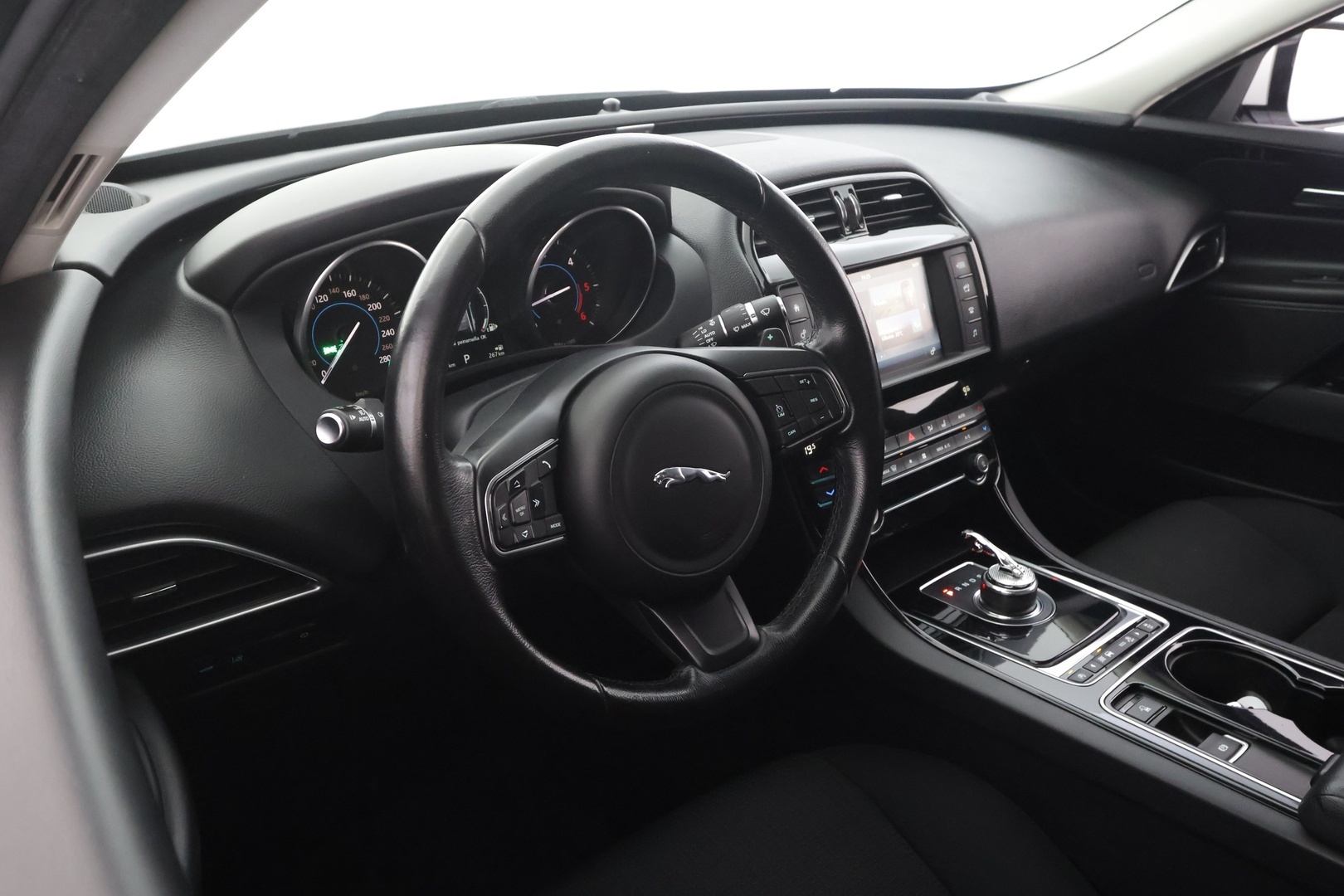 JAGUAR XE 2017