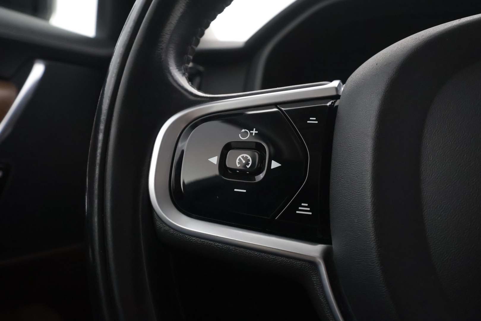 VOLVO V90 2020