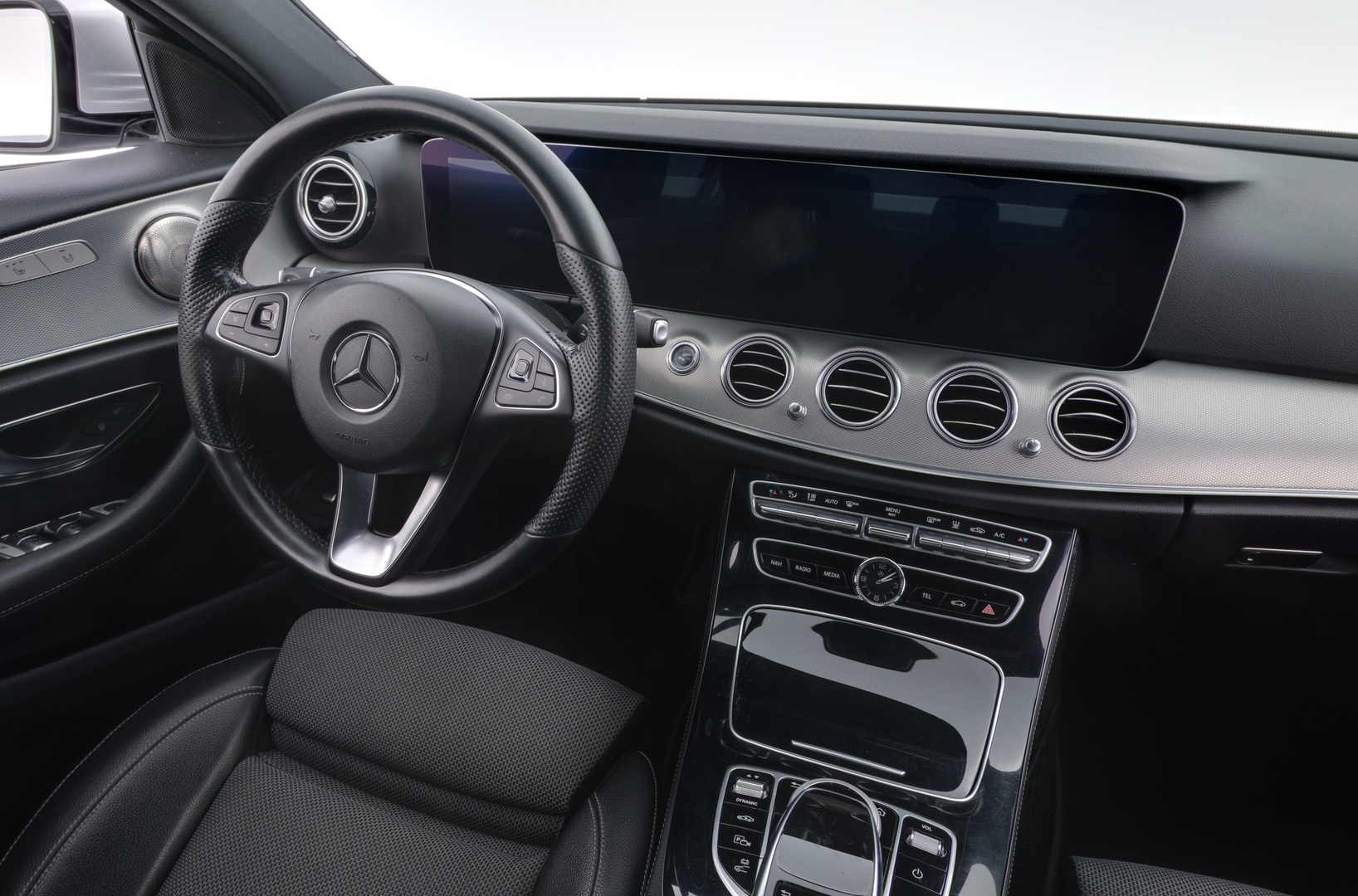 MERCEDES-BENZ E 2016