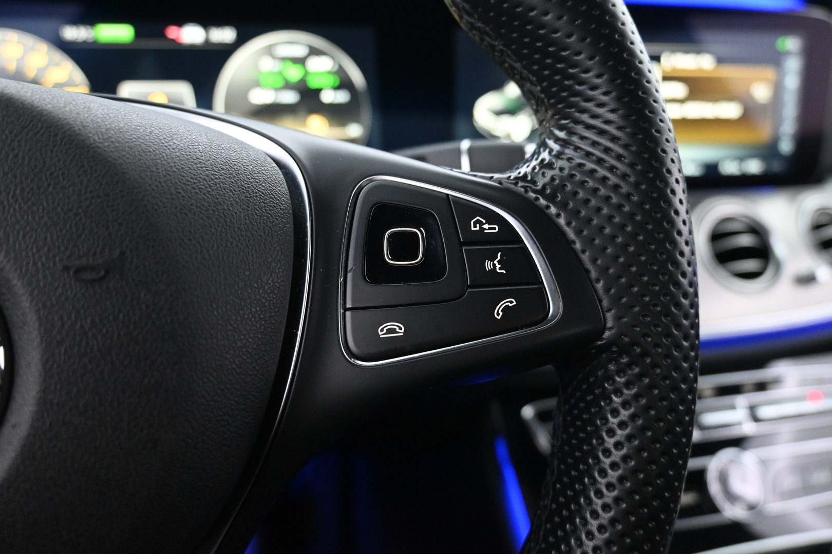 MERCEDES-BENZ E 2016