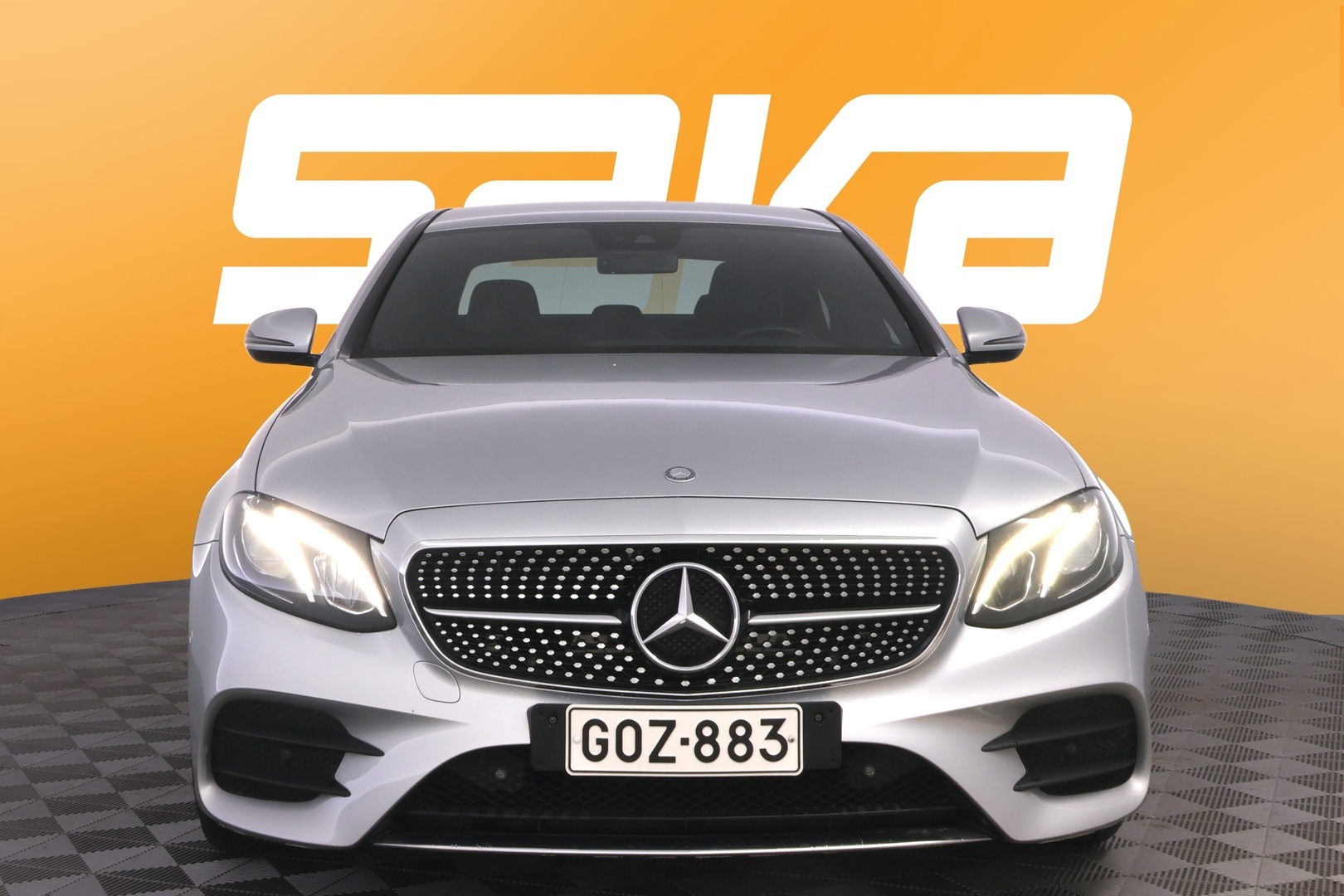 MERCEDES-BENZ E 2016