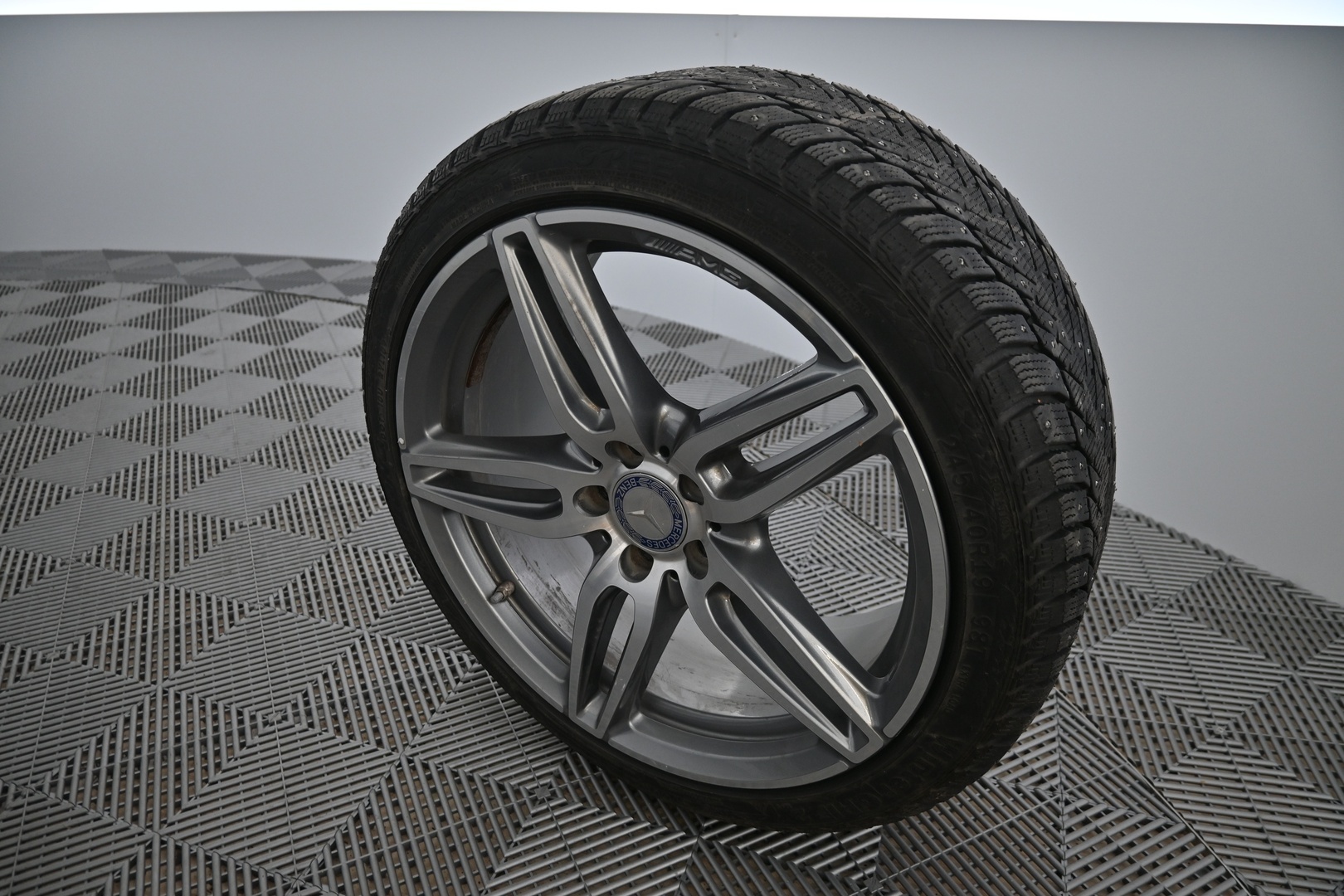 MERCEDES-BENZ E 2016