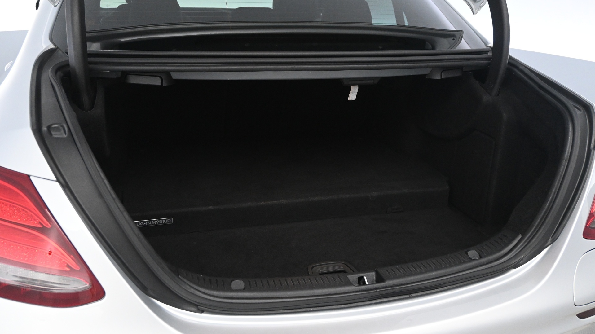 MERCEDES-BENZ E 2016