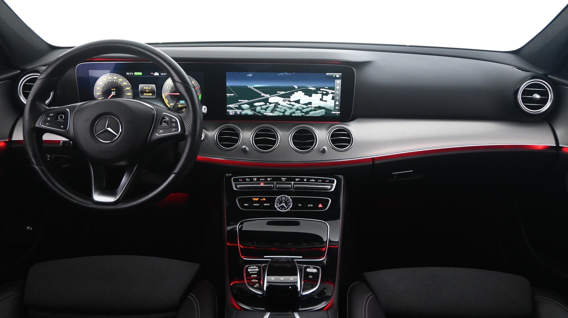 MERCEDES-BENZ E 2016