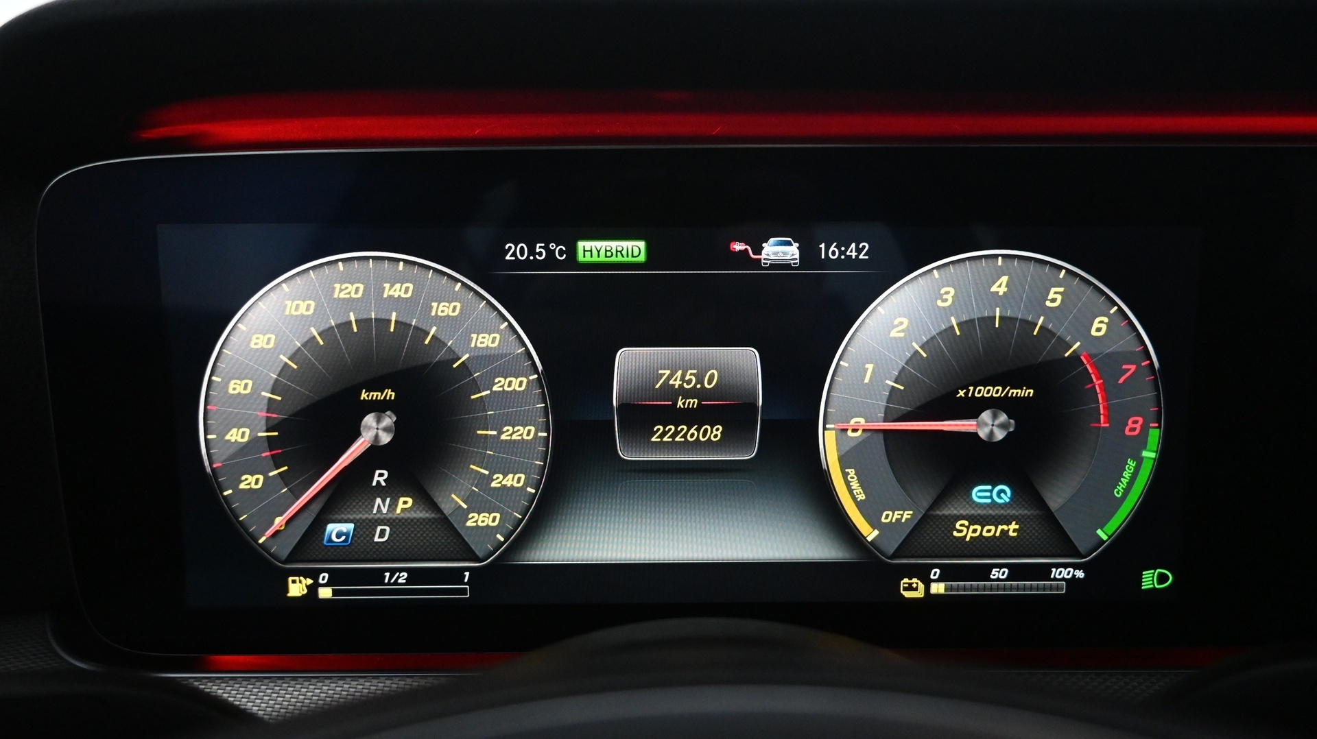 MERCEDES-BENZ E 2016