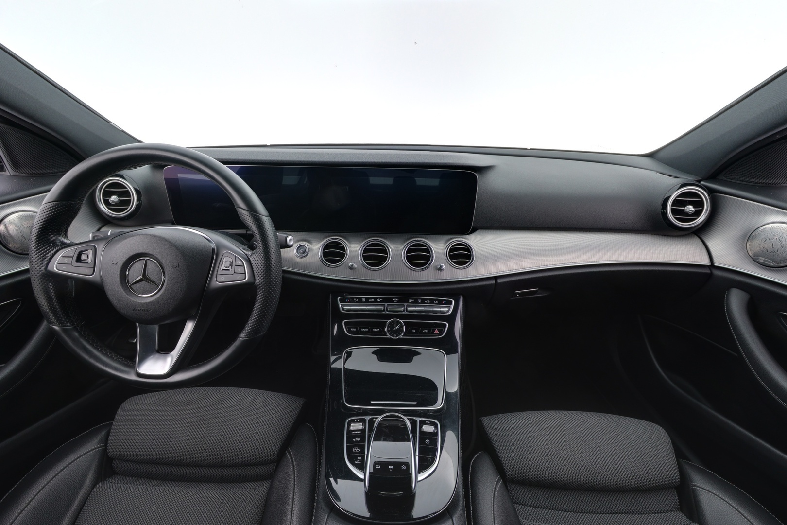 MERCEDES-BENZ E 2016