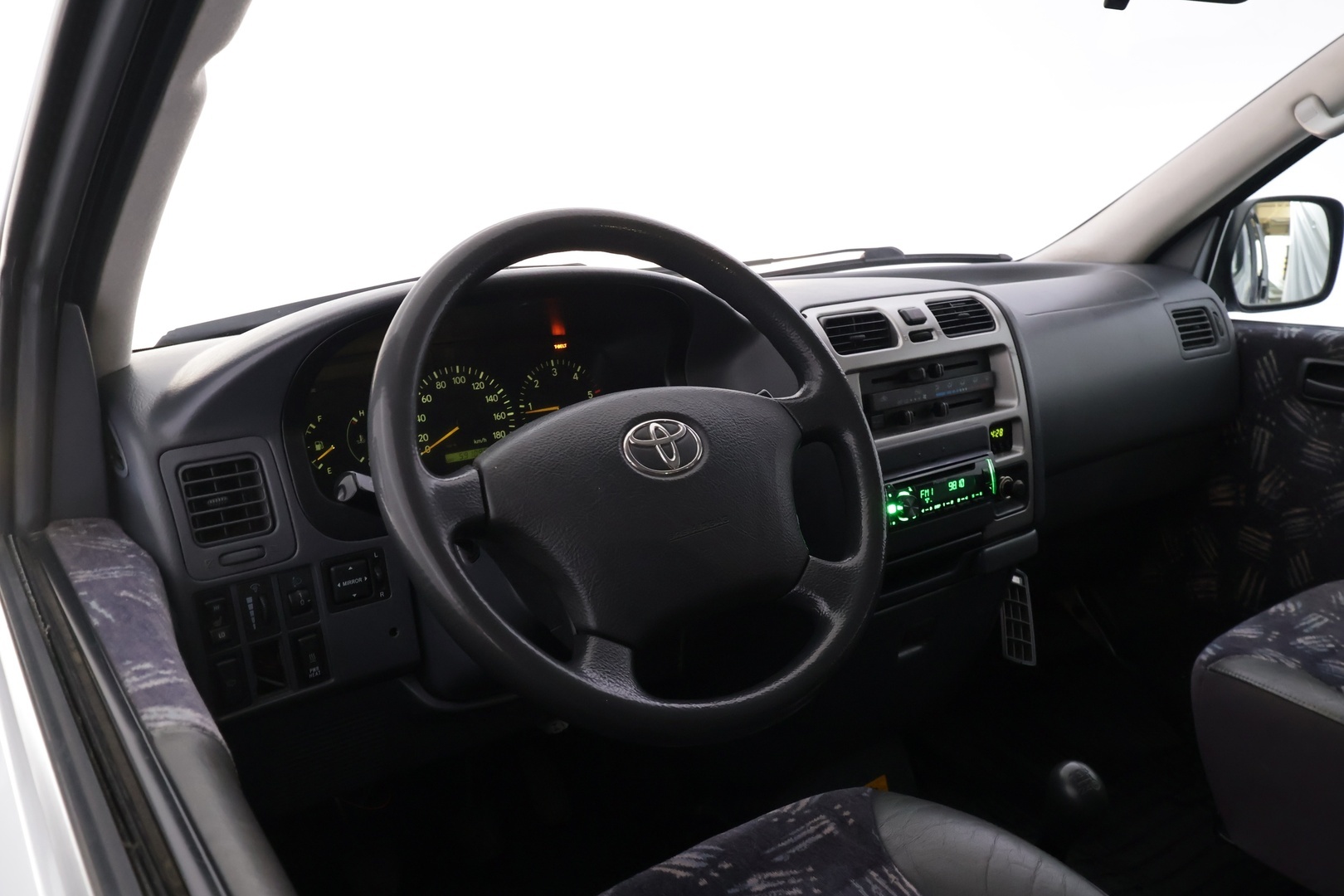 TOYOTA Hiace 2008