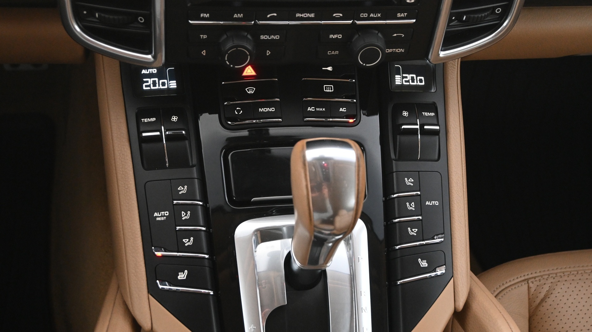 PORSCHE Cayenne 2011