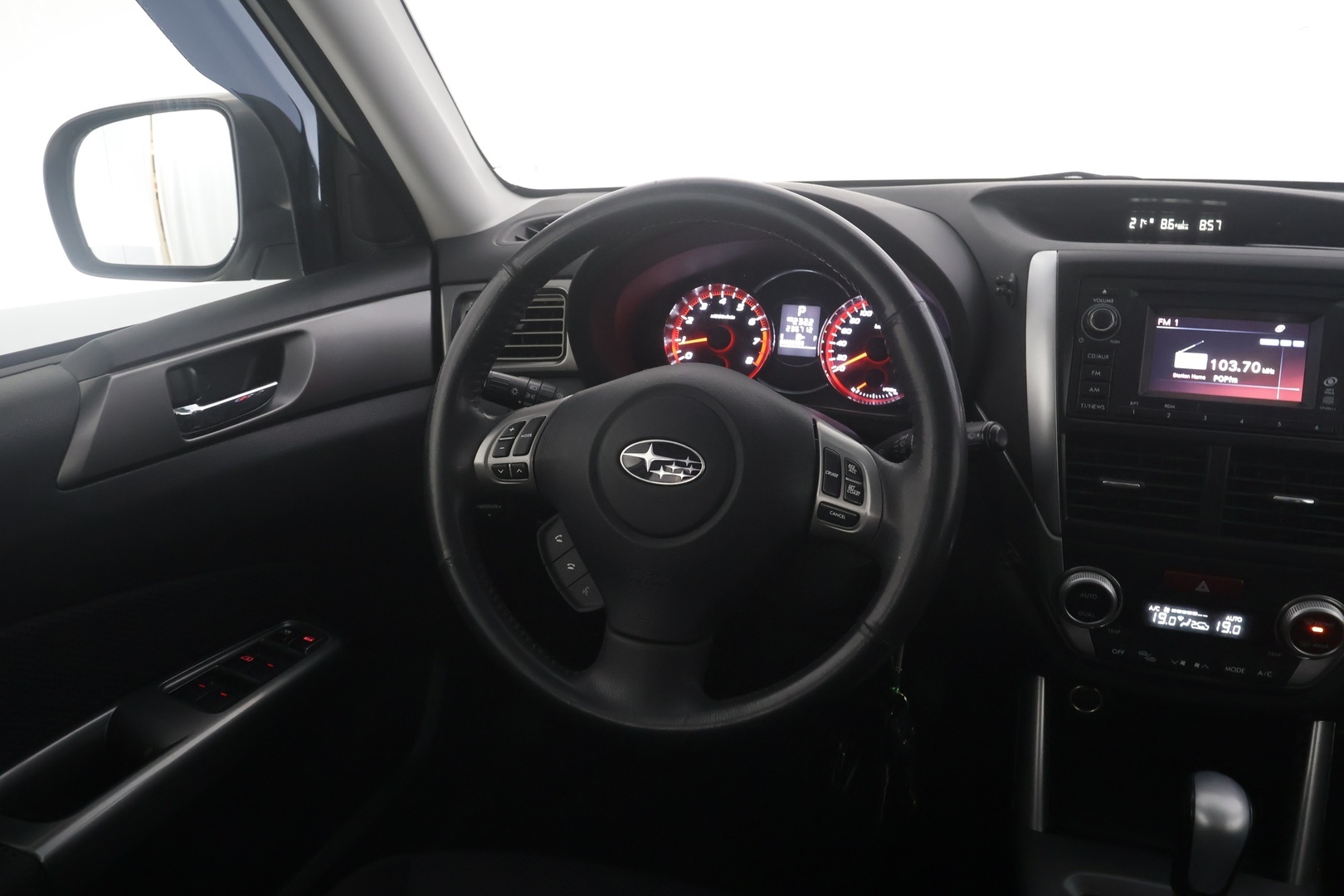 SUBARU Forester 2011
