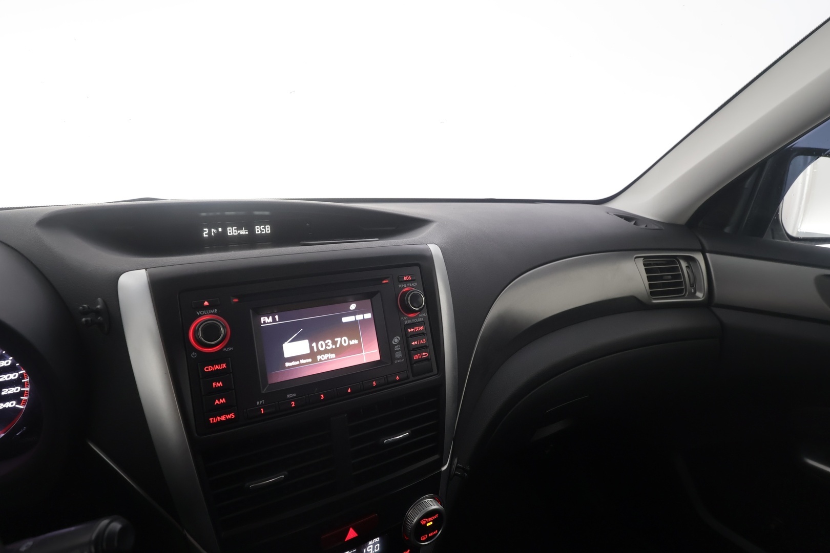 SUBARU Forester 2011