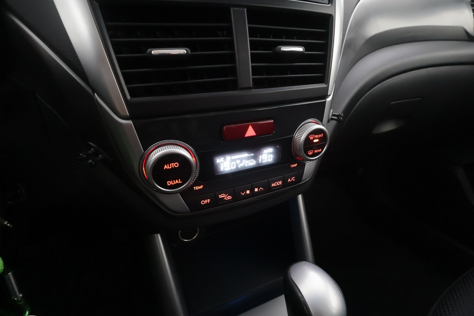 SUBARU Forester 2011