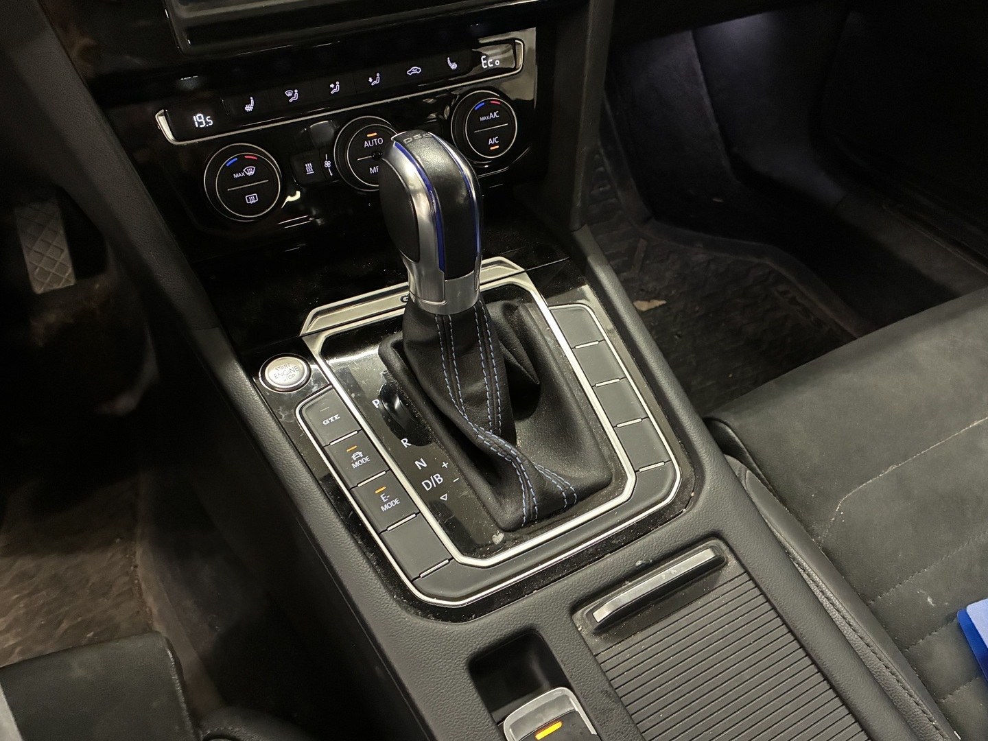 VOLKSWAGEN Passat 2017