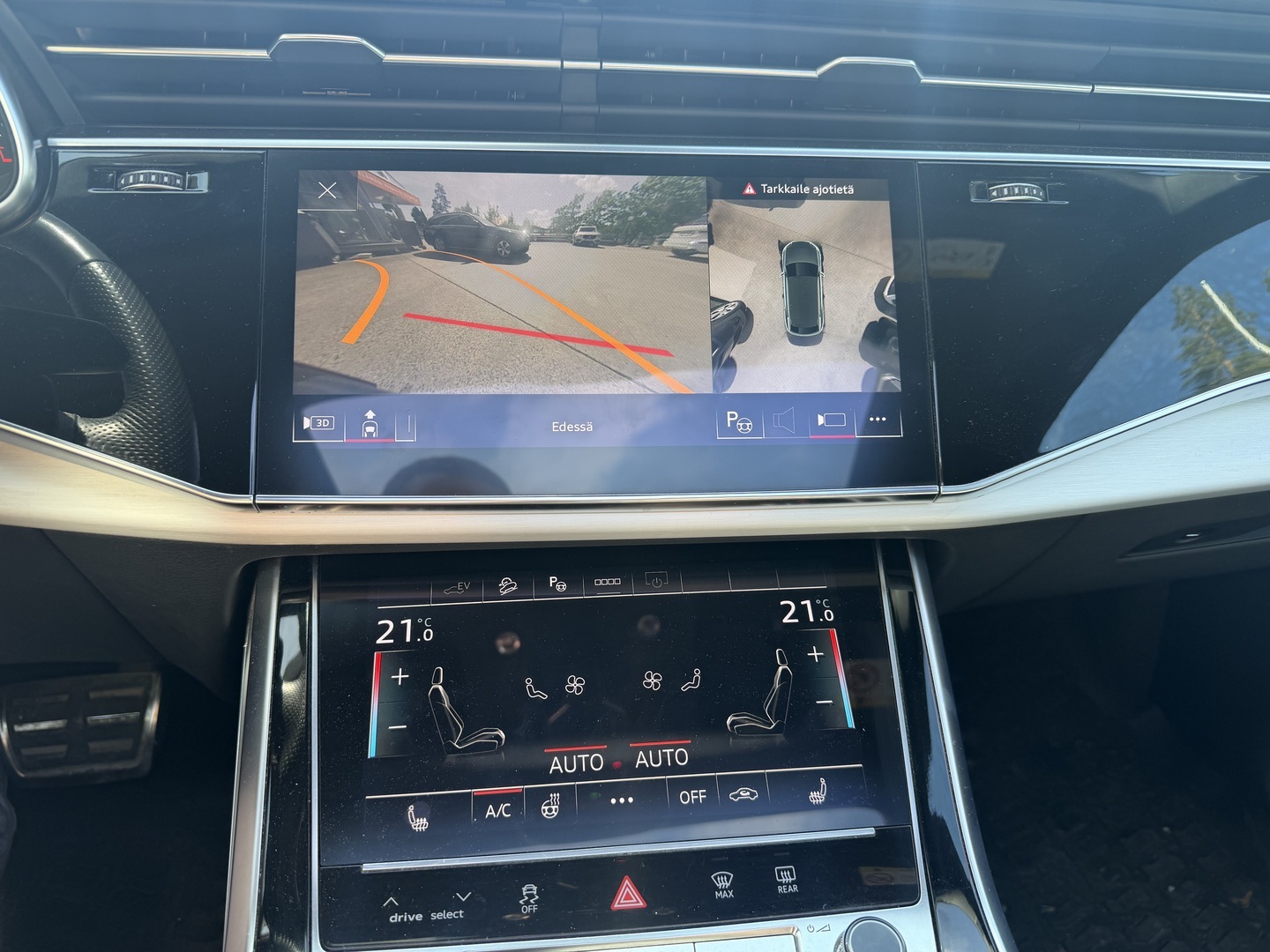 AUDI Q8 2021