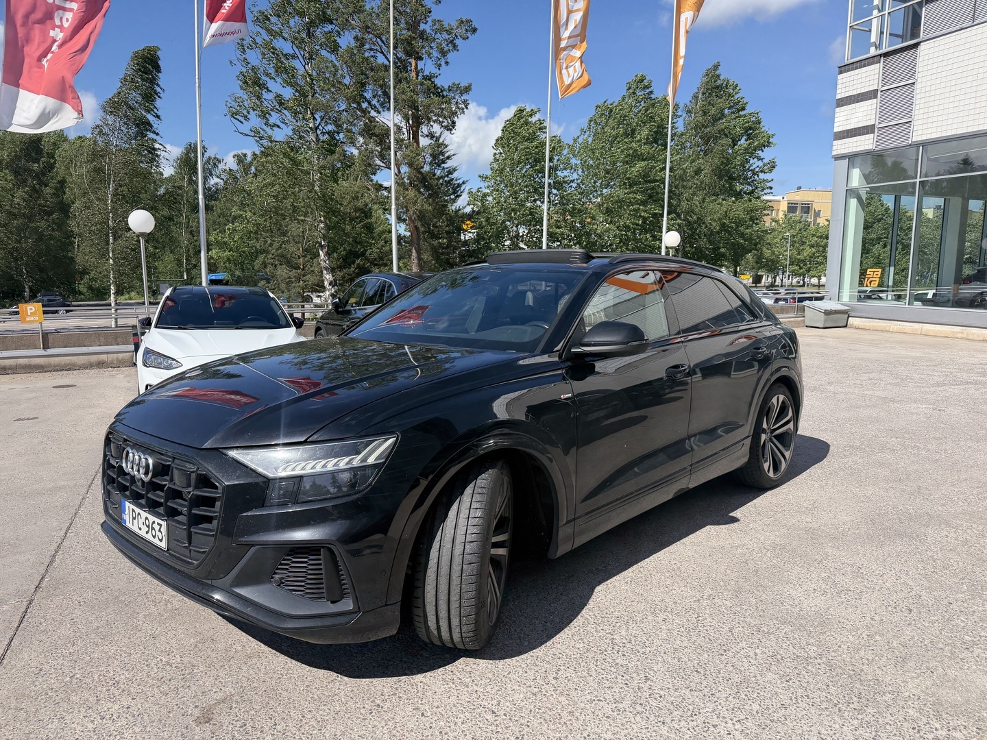 AUDI Q8 2021