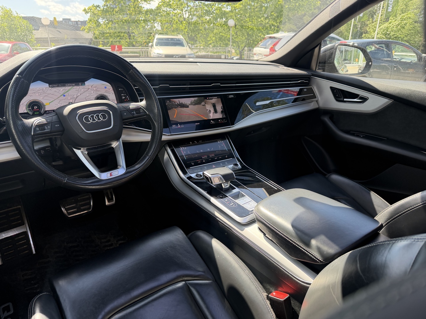 AUDI Q8 2021