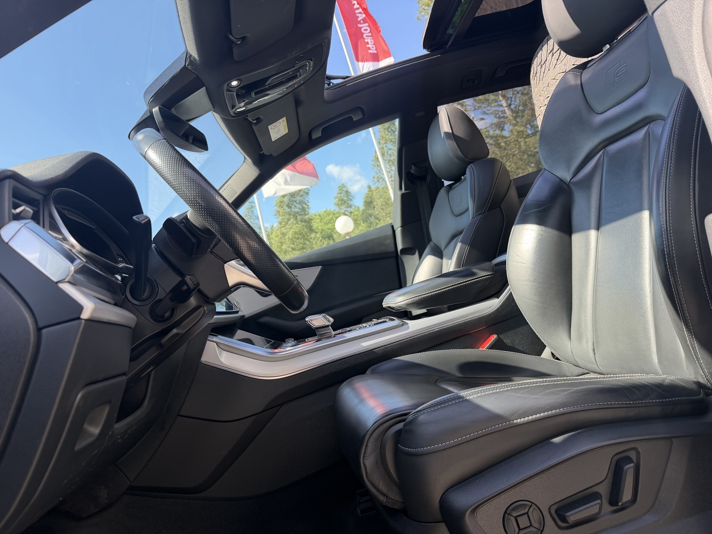 AUDI Q8 2021