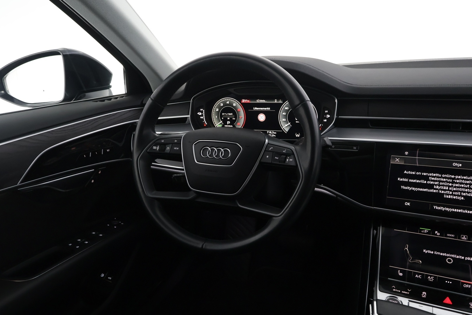 AUDI A8 2021