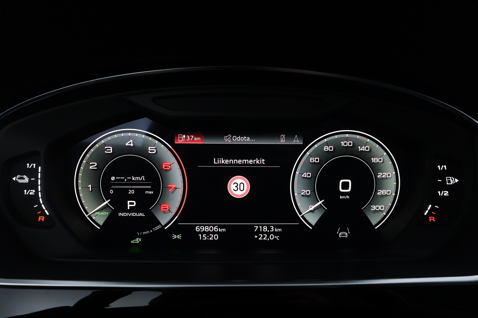 AUDI A8 2021