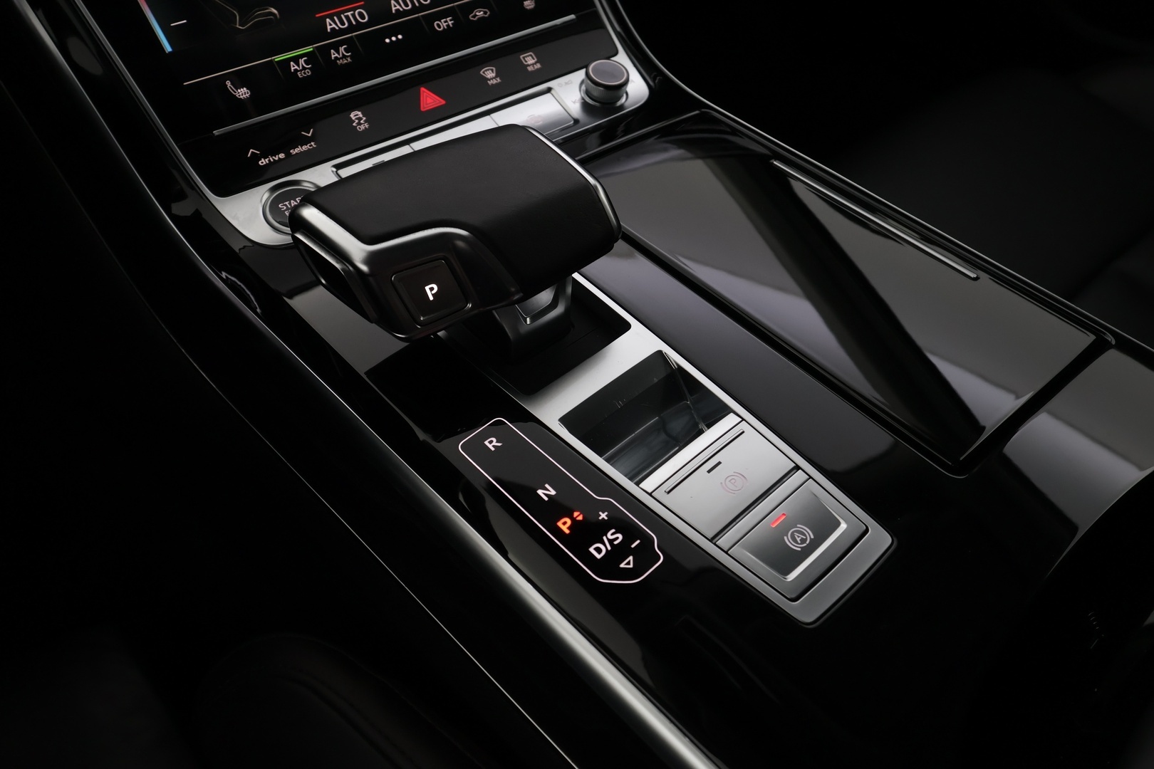 AUDI A8 2021