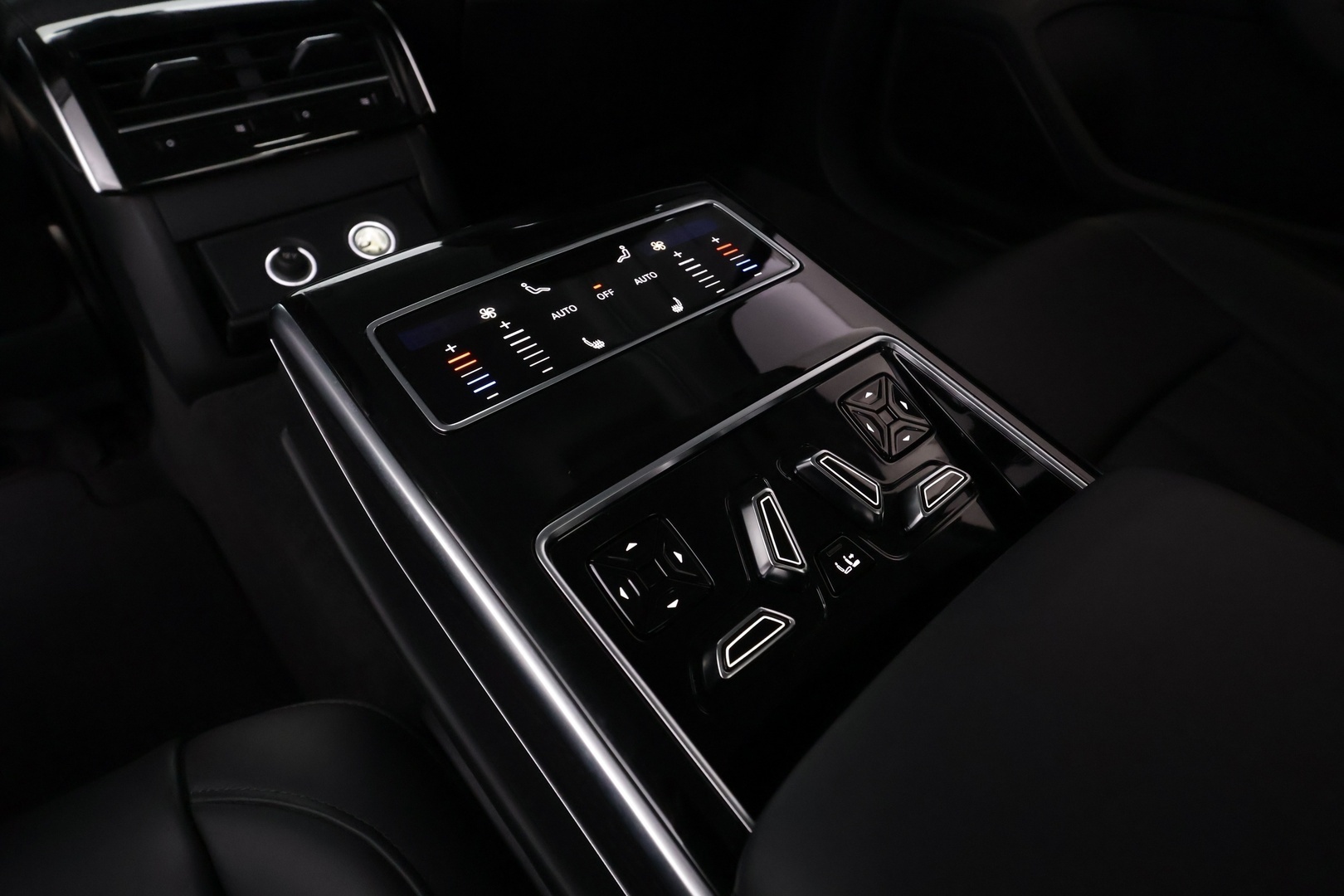 AUDI A8 2021