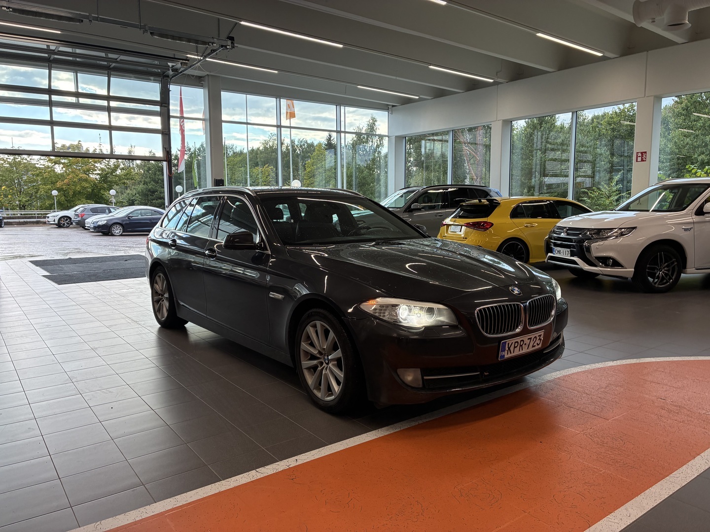 BMW 530 2011