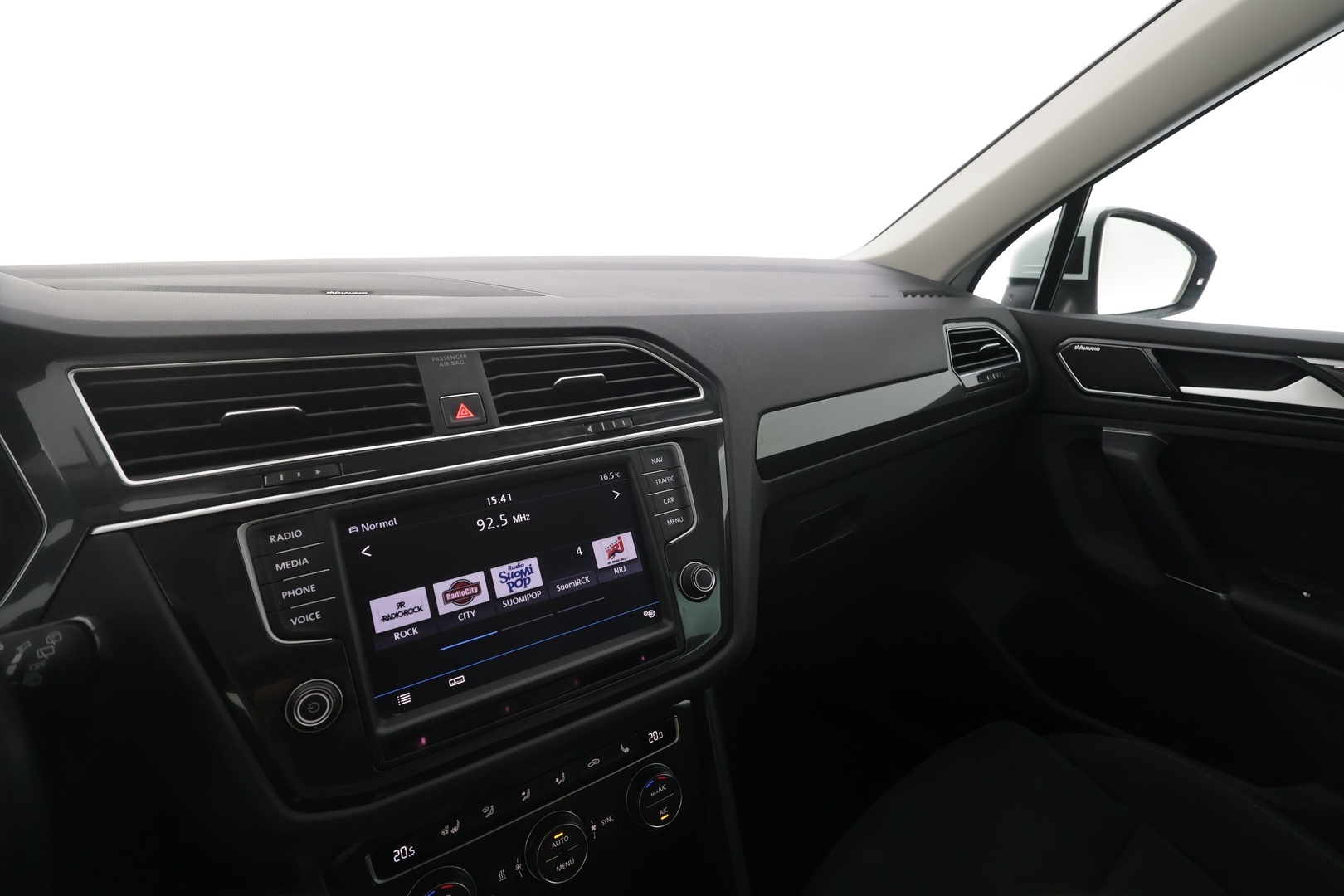 VOLKSWAGEN Tiguan 2017