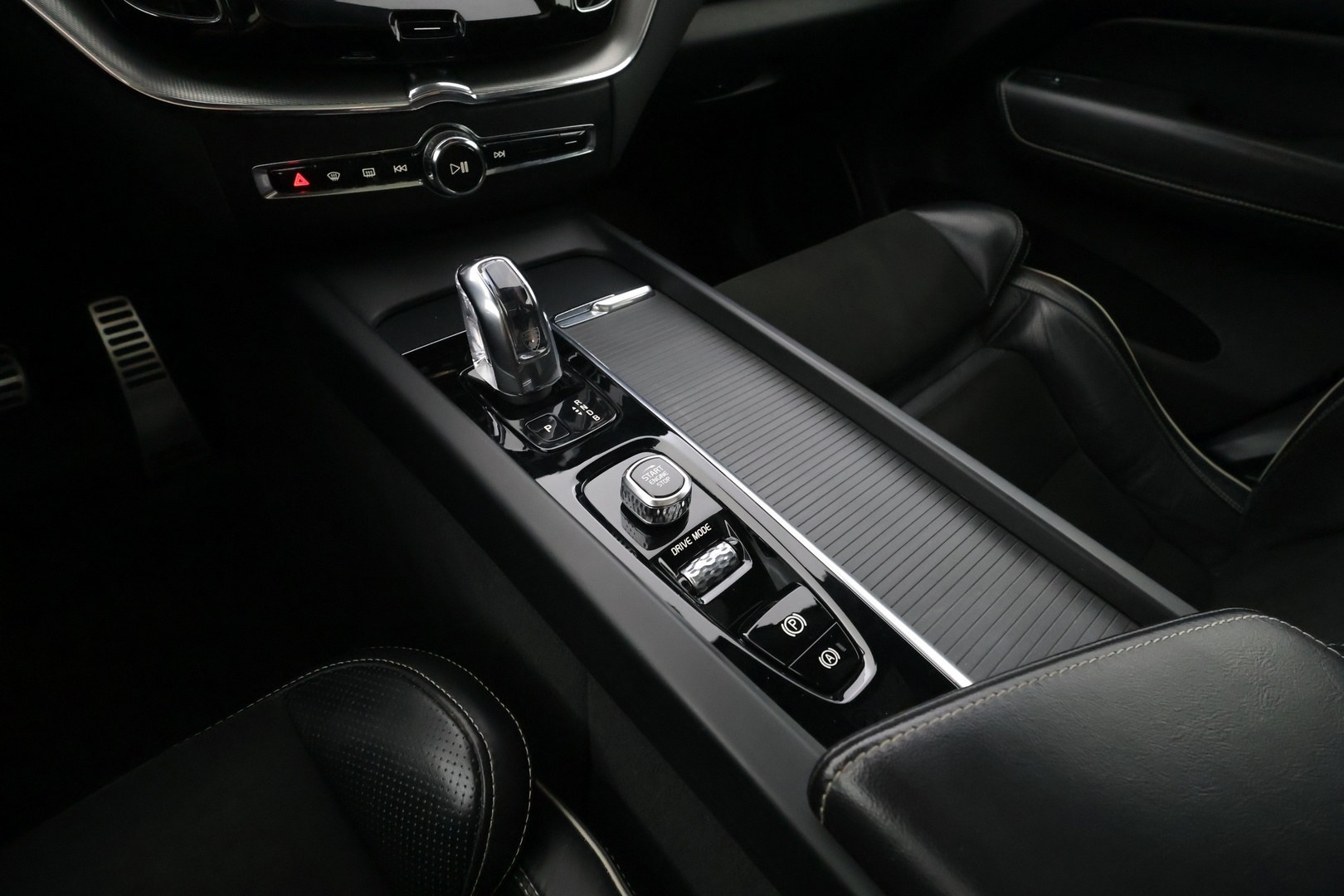 VOLVO XC60 2018