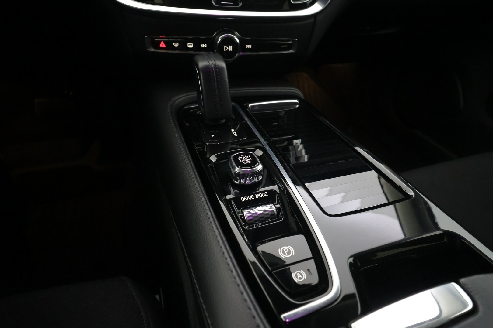 VOLVO V60 2020