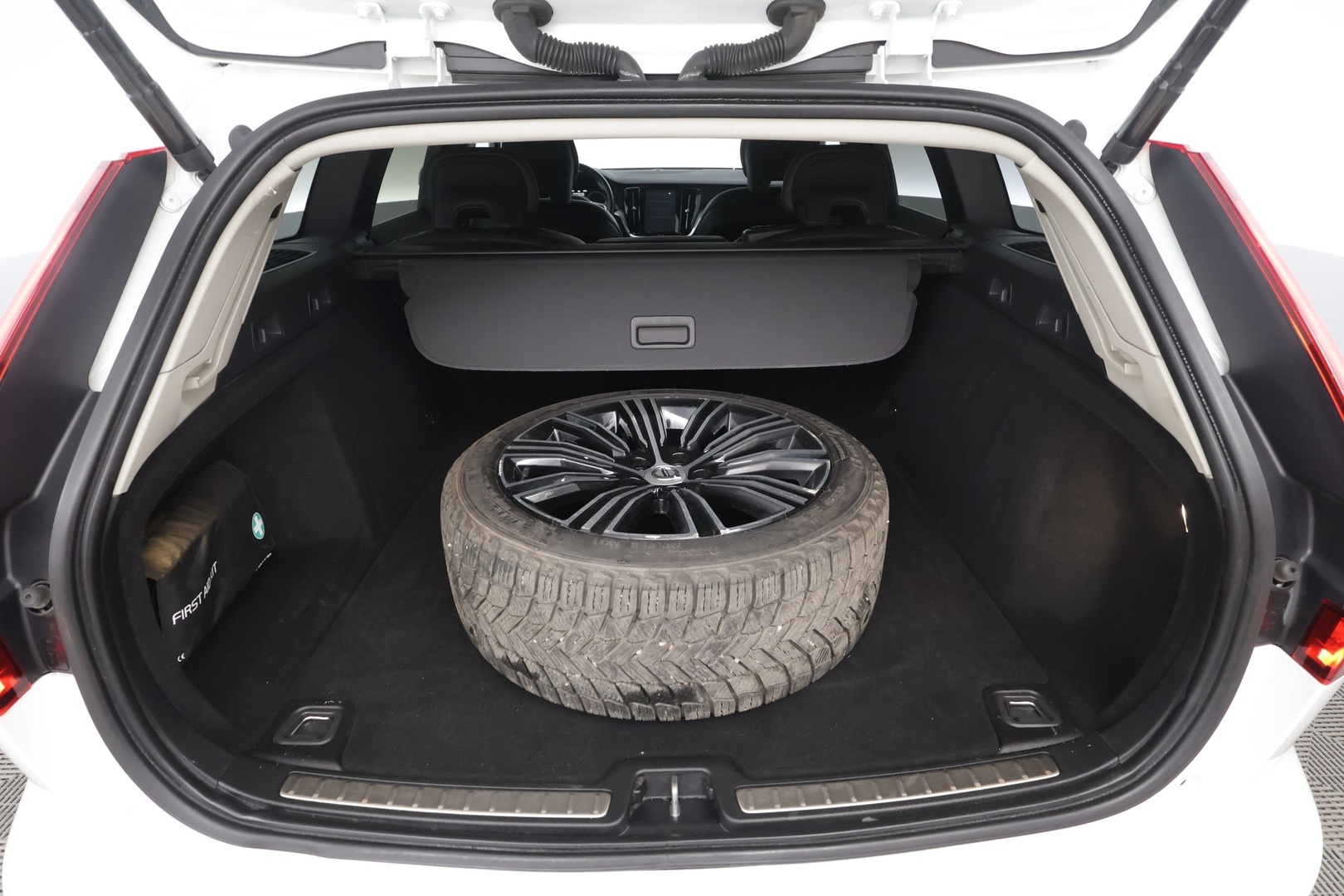 VOLVO V60 2020