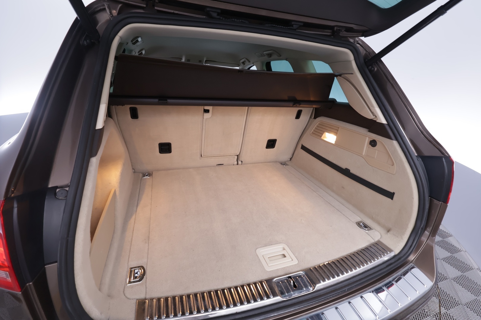 VOLKSWAGEN Touareg 2011