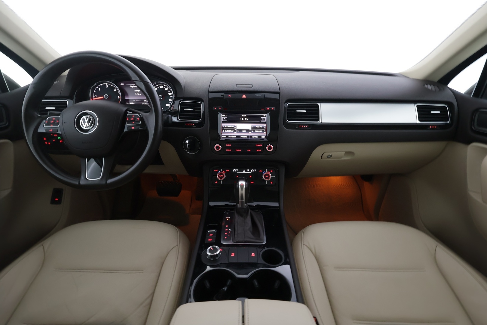 VOLKSWAGEN Touareg 2011