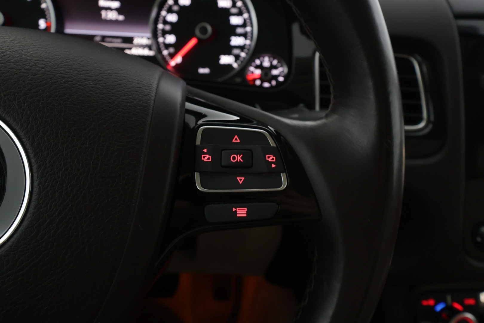 VOLKSWAGEN Touareg 2011