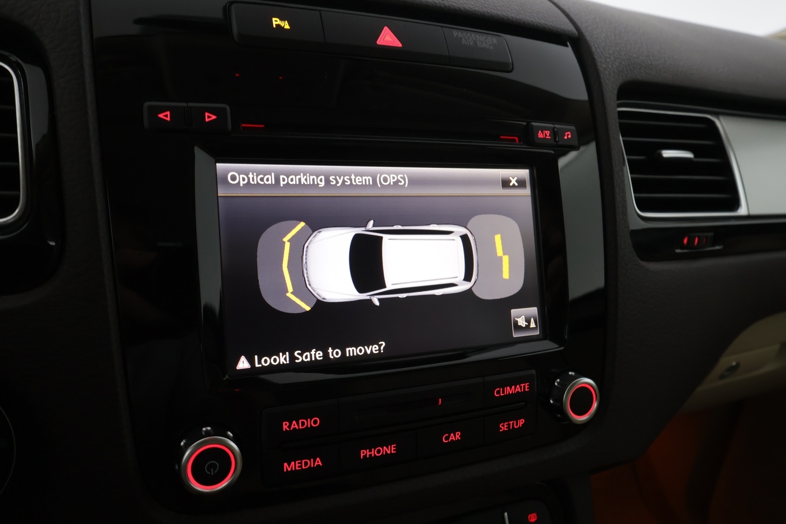 VOLKSWAGEN Touareg 2011