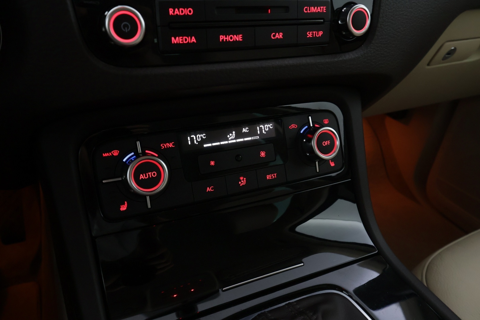 VOLKSWAGEN Touareg 2011