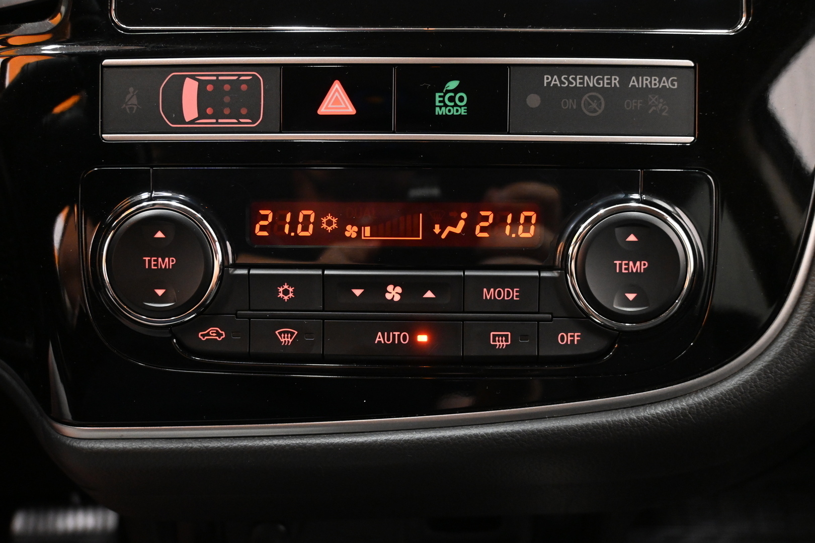 MITSUBISHI OUTLANDER PHEV 2019