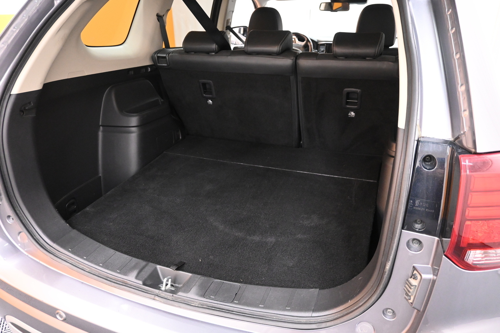 MITSUBISHI OUTLANDER PHEV 2019